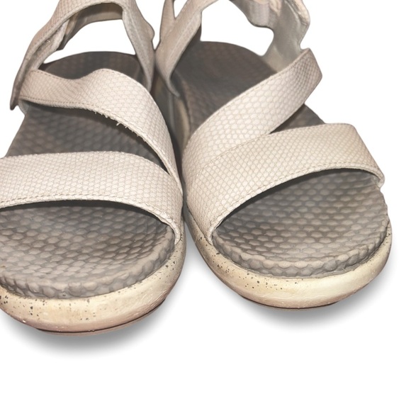 BareTraps Glena White Speckled Sandals Size 6.5 - Picture 5 of 7